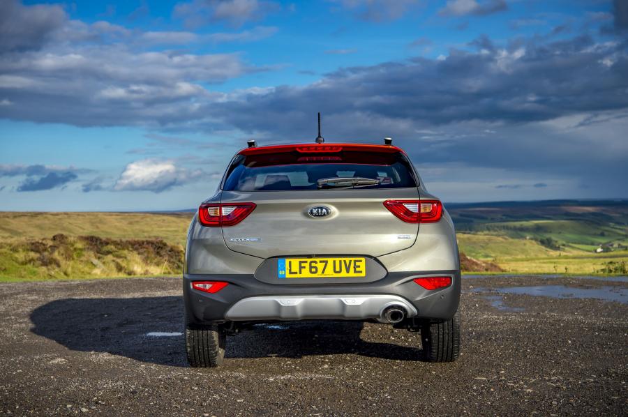  Kia Stonic First Edition 2017 года  (UK) (фото 23 из 48)